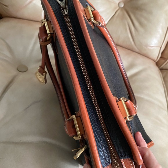 Sale! LKNW Vintage Dooney & Bourke Pebbled Leather Satchel Buckle AWL - Picture 6 of 15